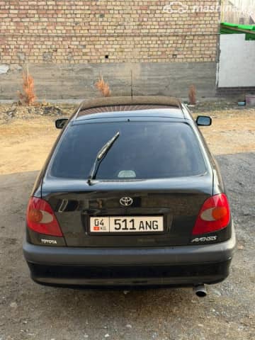 Toyota Avensis I 1.8 MT