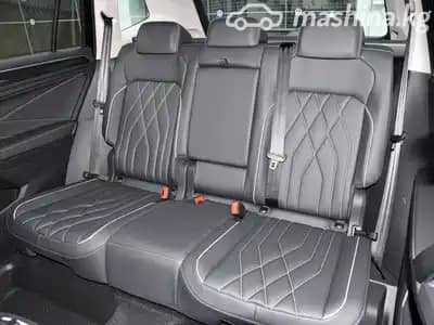 Volkswagen Tiguan III (China Market) 2.0 AMT