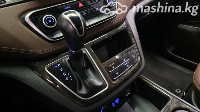 Hyundai Starex (H-1) II Рестайлинг 2 2.5d AT 4WD