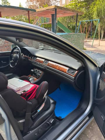 Audi A8 II (D3) 4.2 AT 4WD
