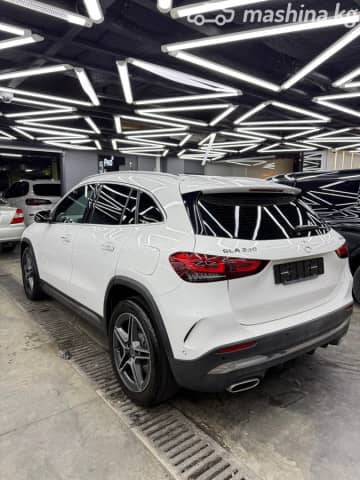 Mercedes-Benz GLA II (H247) 250 2.0 AMT 4WD