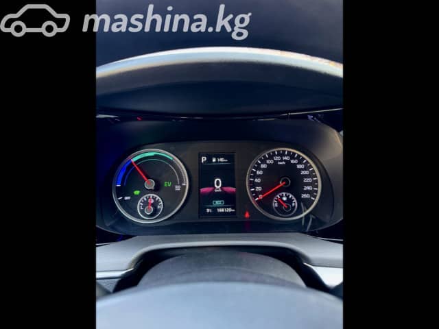 Kia K5 III 2.0hyb AT