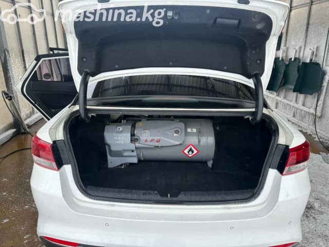 Kia K5 II 2.0 AT