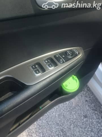Kia K5 II 2.0 AT