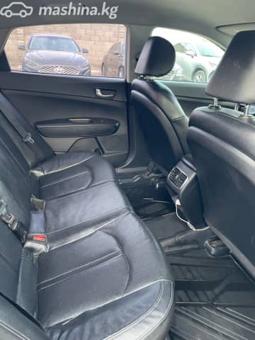 Kia K5 II 2.0 AT