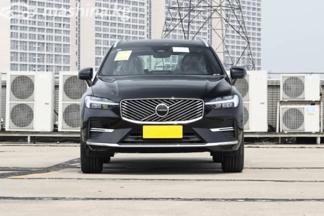 Volvo XC60 II Рестайлинг 2.0 AT 4WD