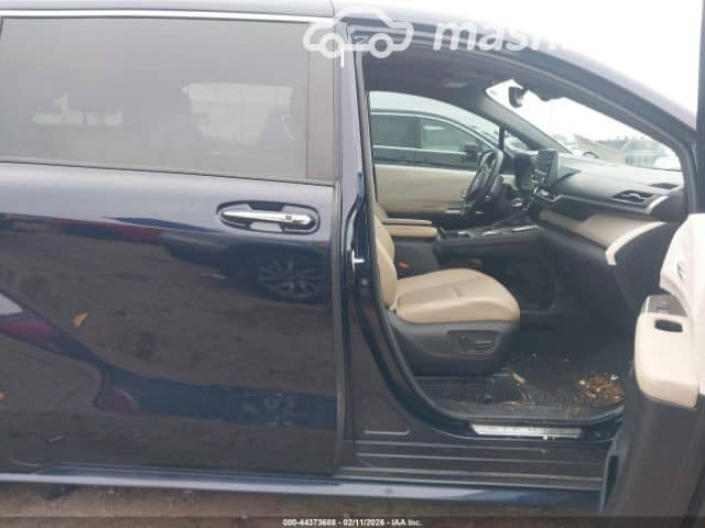 Toyota Sienna IV 2.5hyb AT 4WD