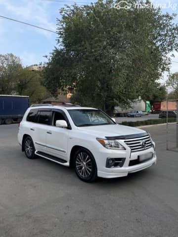 Lexus LX III 570 5.7 AT 4WD
