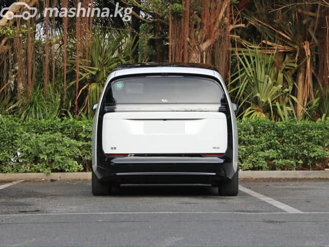 LiXiang Mega 102.7 kWh Electro AT 4WD