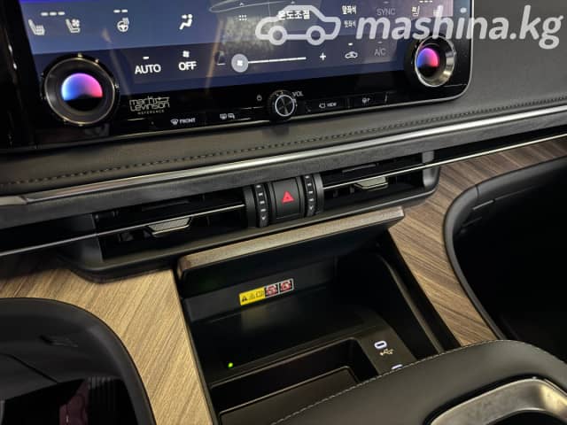 Lexus LM II 500h 2.4hyb AT 4WD