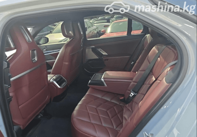 BMW 7 серии VII (G70) 760i xDrive 4.4 AT 4WD