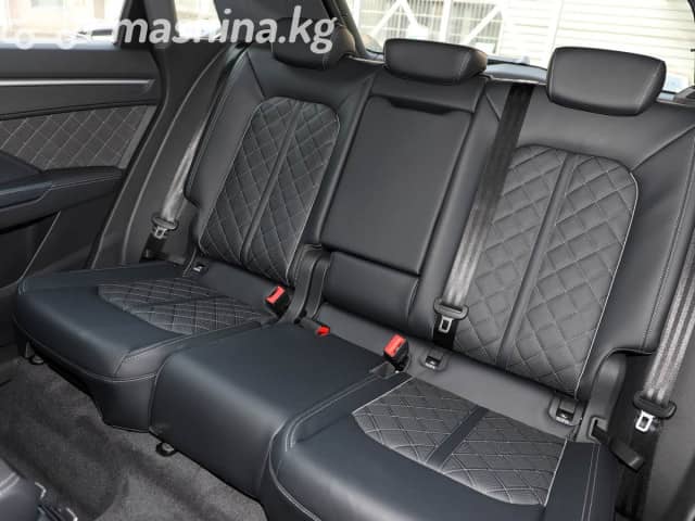 Audi Q3 II (F3) 40 TFSI 2.0 AMT