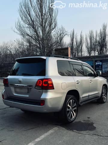 Toyota Land Cruiser 200 Series 4.5d AT 4WD
