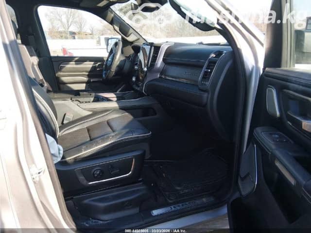 RAM 1500 V Quad Cab 5.7 AT 4WD