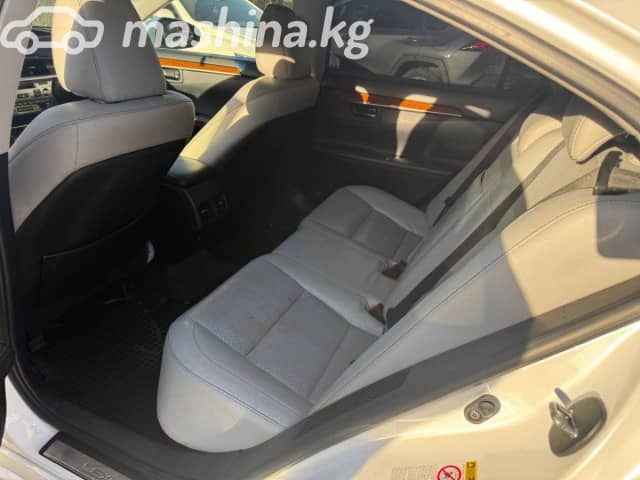 Lexus ES VI 300h 2.5hyb CVT
