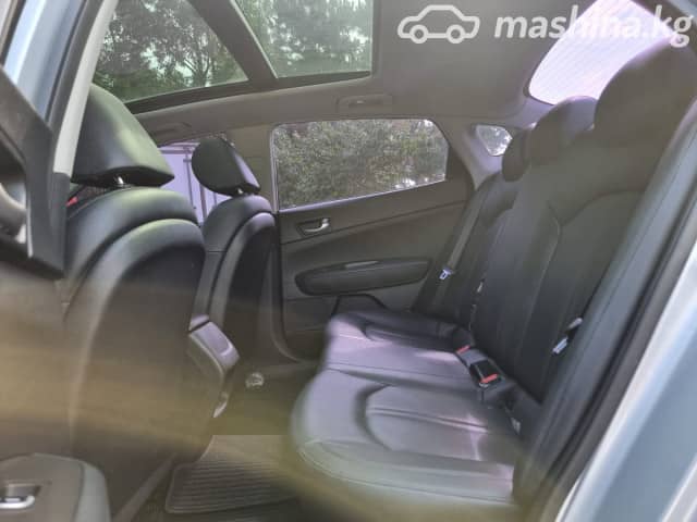 Kia K5 II 2.0 AT