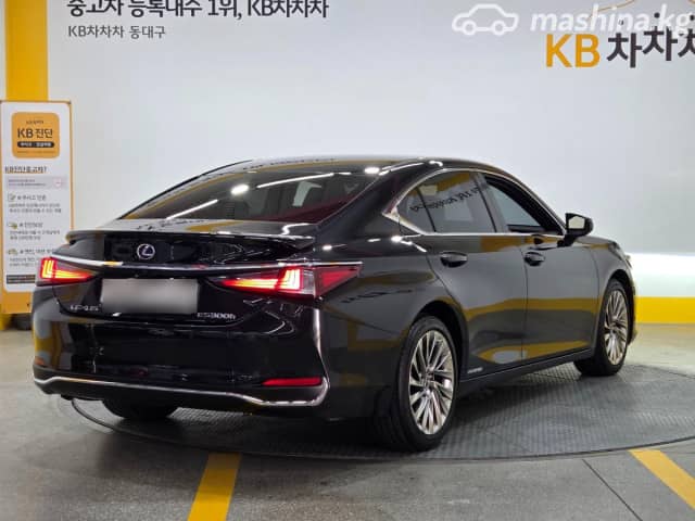 Lexus ES VII 300h 2.5hyb CVT