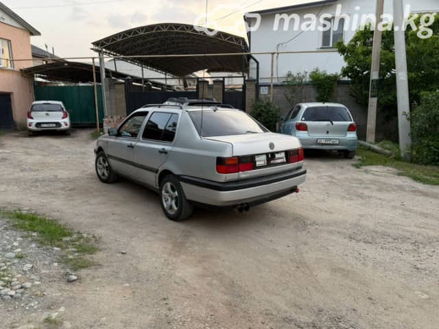 Volkswagen Vento 1.8 MT