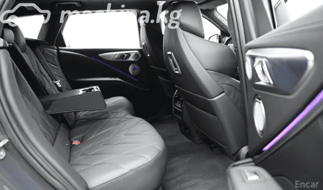 BMW XM 4.4hyb AT 4WD