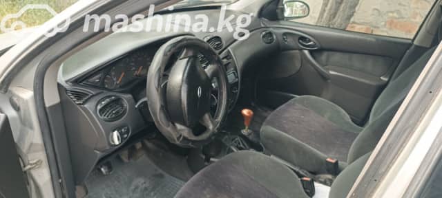 Ford Focus I 1.6 MT