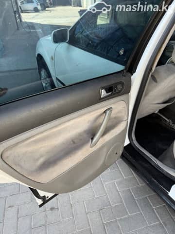 Volkswagen Passat B5 2.3 AT