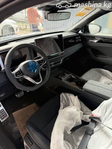 Volkswagen Tiguan III (China Market) 2.0 AMT 4WD