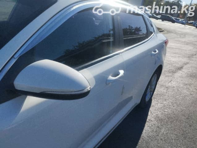 Kia K5 II 2.0 AT