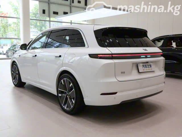 LiXiang L7 Рестайлинг 1.5hyb AT 4WD