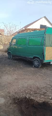 Mercedes-Benz T1