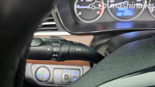Hyundai Starex (H-1) II Рестайлинг 2 2.5d AT 4WD