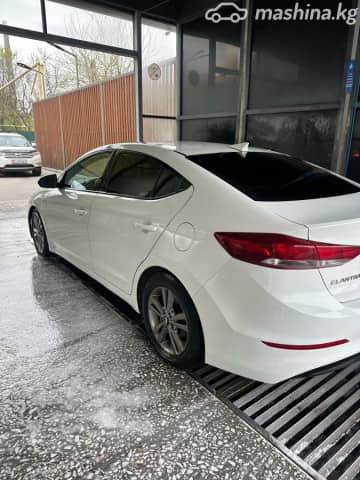 Hyundai Elantra VI (AD) 2.0 AT