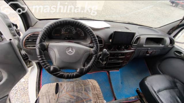 Mercedes-Benz Бортовой (4х2)
