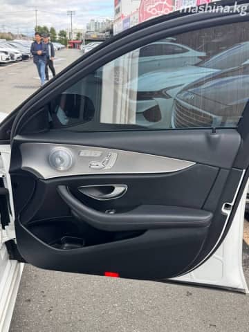 Mercedes-Benz E-Класс V (W213, S213, C238) 300 2.0 AT 4WD