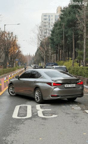 Lexus ES VII 300h 2.5hyb CVT
