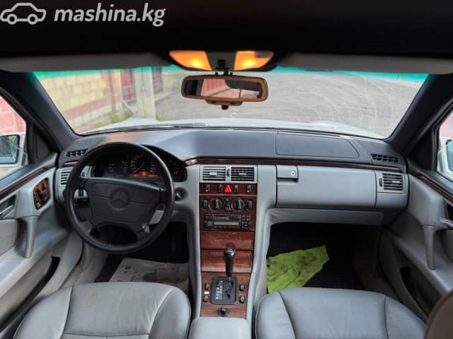 Mercedes-Benz E-Класс II (W210, S210) 320 3.2 AT