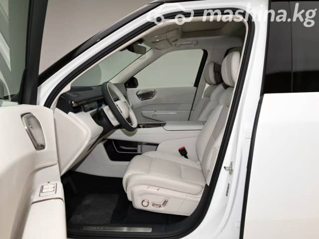 Lynk & Co 900 2.0hyb AT 4WD