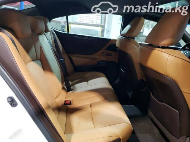 Lexus ES VII Рестайлинг 300h 2.5hyb CVT