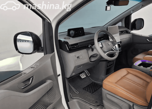 Hyundai Staria 2.2d AT