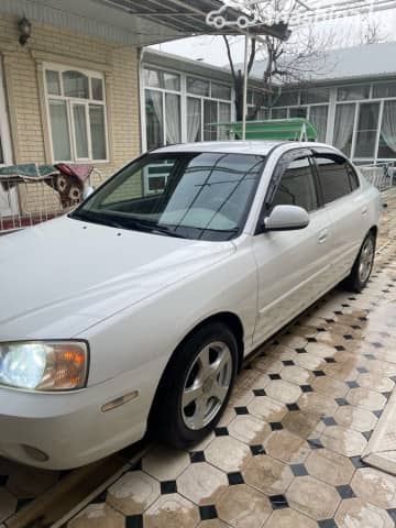 Hyundai Elantra III (XD) 1.6 MT