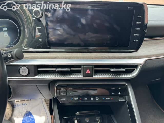 Kia K5 III 2.0 AT