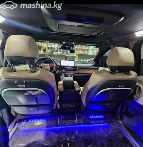 Toyota Sienna IV 2.5hyb AT