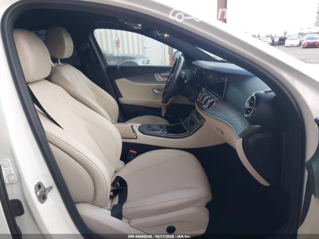 Mercedes-Benz E-Класс V (W213, S213, C238) Рестайлинг 300 2.0 AT