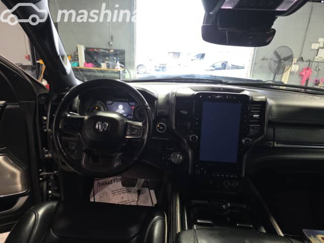 RAM 1500 V Quad Cab 5.7 AT 4WD