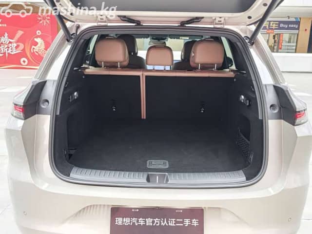 LiXiang L6 1.5hyb AT 4WD
