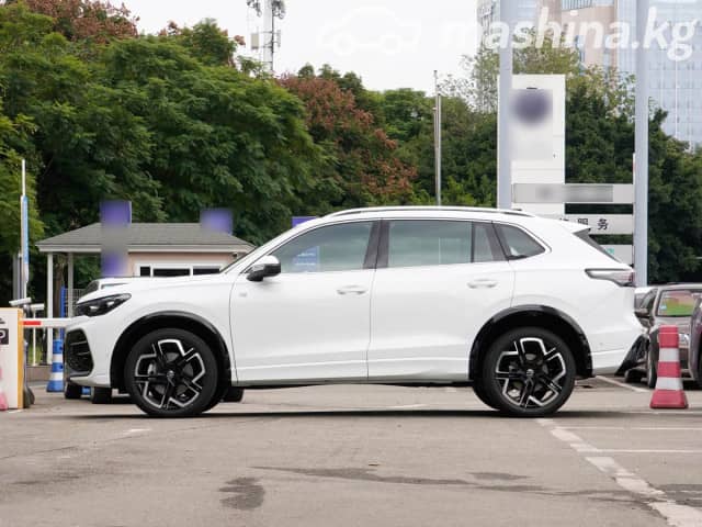 Volkswagen Tiguan III (China Market) 2.0 AMT