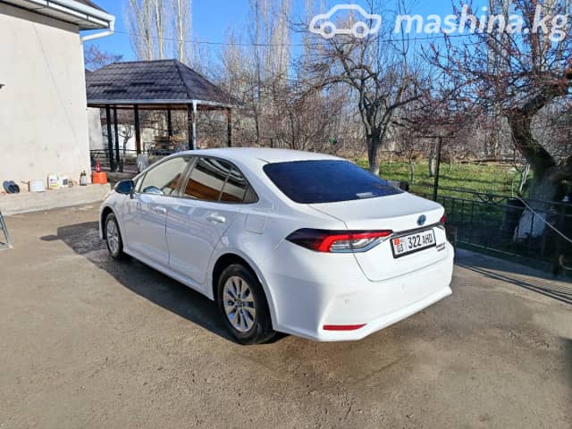 Toyota Corolla XI (E160, E170, E180) Рестайлинг 1 1.8hyb CVT