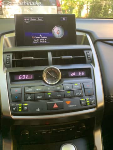 Lexus NX I 200t 2.0 AT 4WD