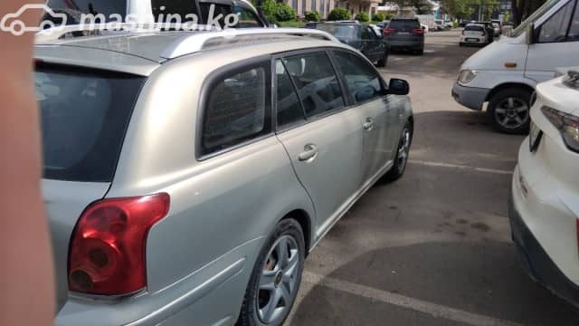 Toyota Avensis II 1.8 MT