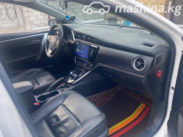 Toyota Corolla XI (E160, E170, E180) Рестайлинг 1 1.8hyb CVT