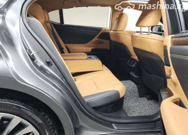 Lexus ES VII Рестайлинг 300h 2.5hyb CVT